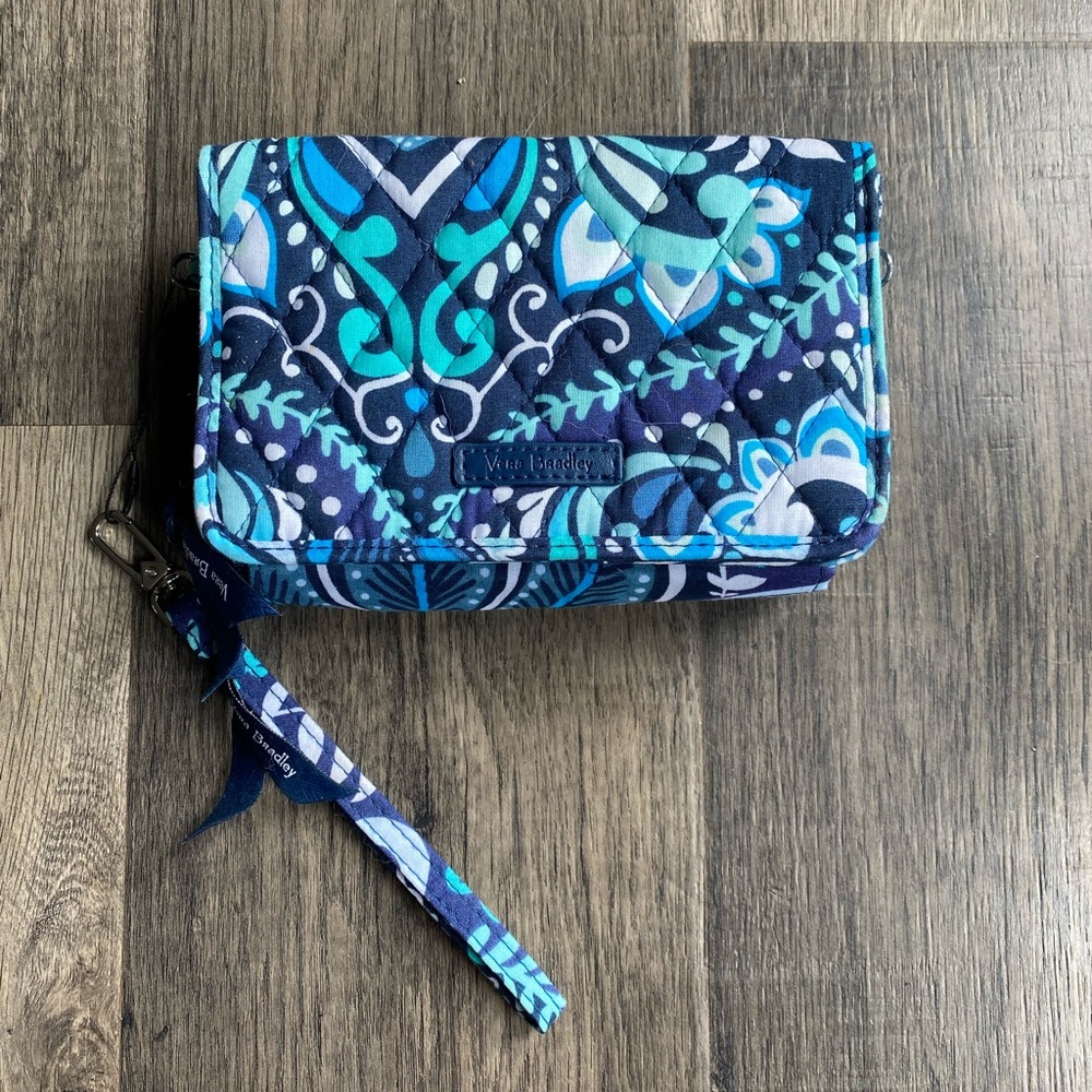 NEW Vera Bradley RFID AllinOne Crossbody/Wristlet
